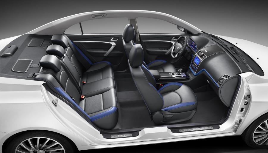 Интерьер Geely Emgrand EV 2015 года  (фото 3 из 30)